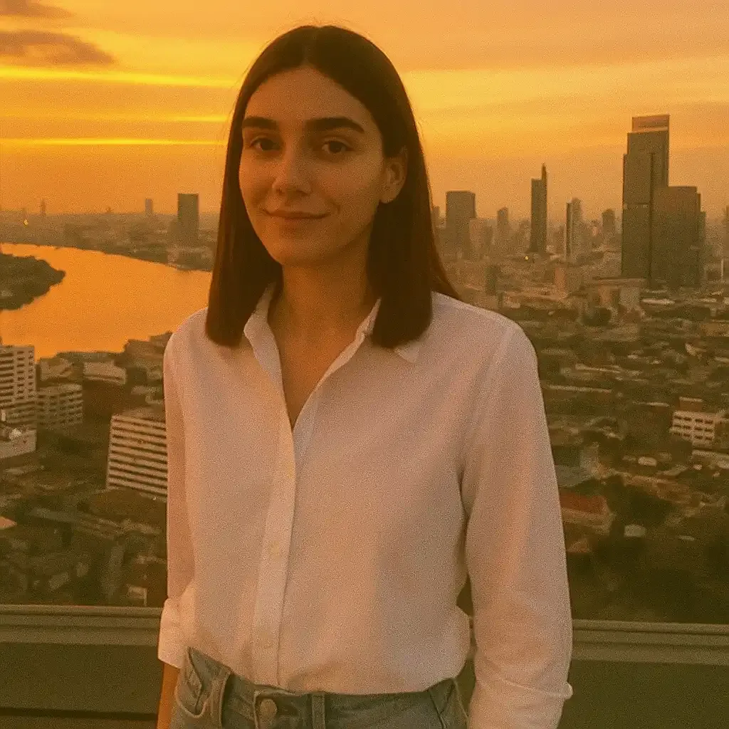 Simona E.